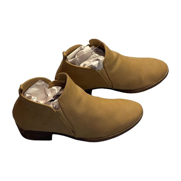 Rampage Tesla Women's Tan Stacked Cuban Heel Perforated Ankle Bootie Size US 10M - Picture 1 of 8
